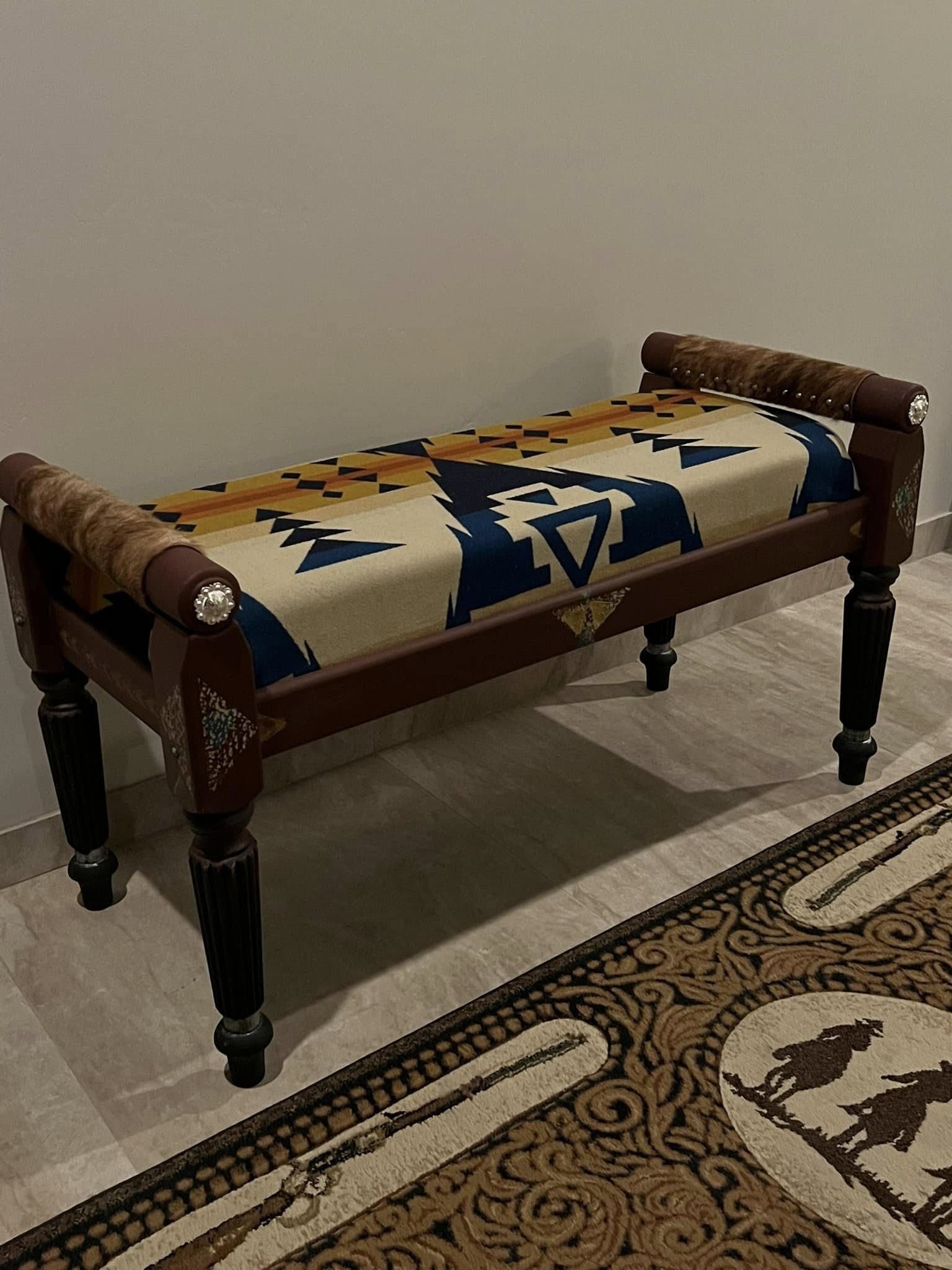 Siskiyou Entry Bench