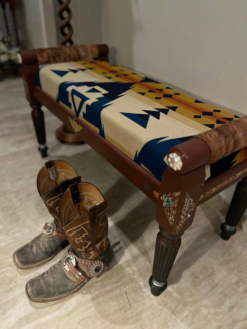 Siskiyou Entry Bench