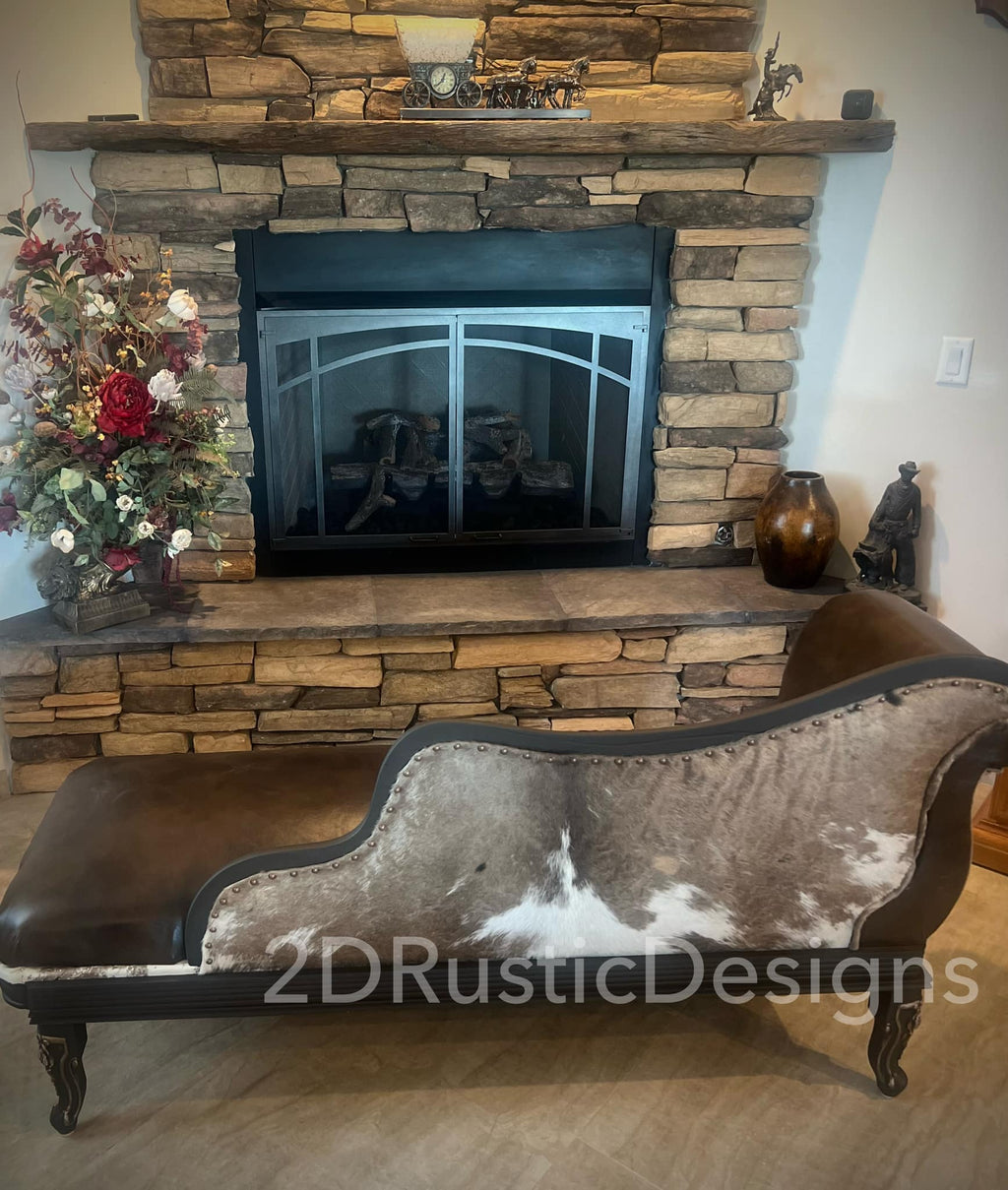 Elegant Vintage Leather and Cowhide Chaise Lounge