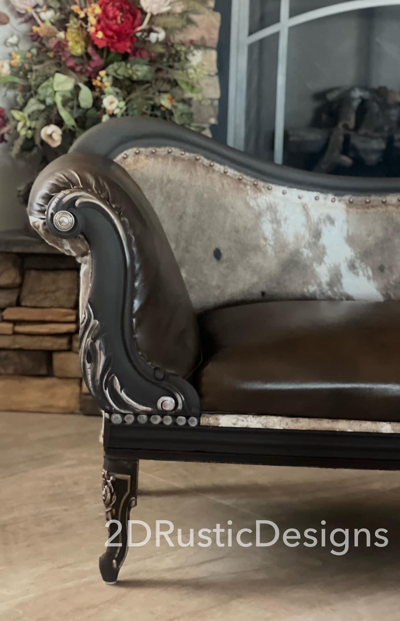 Elegant Vintage Leather and Cowhide Chaise Lounge